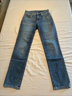 Classic Straight Leg Jeans in Medium Blue Denim